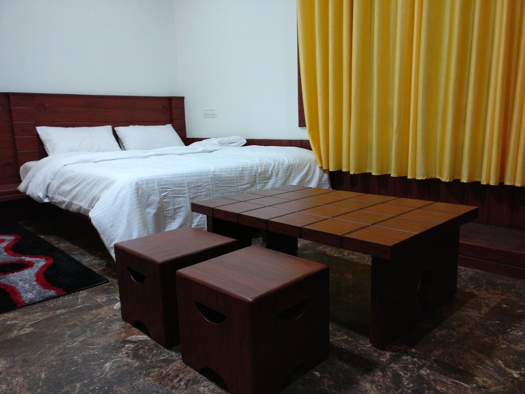 The Shades Holiday Homes Kushālnagar Esterno foto