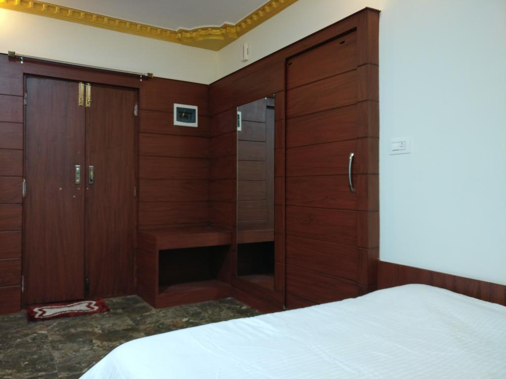 The Shades Holiday Homes Kushālnagar Esterno foto