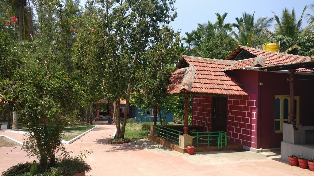 The Shades Holiday Homes Kushālnagar Esterno foto